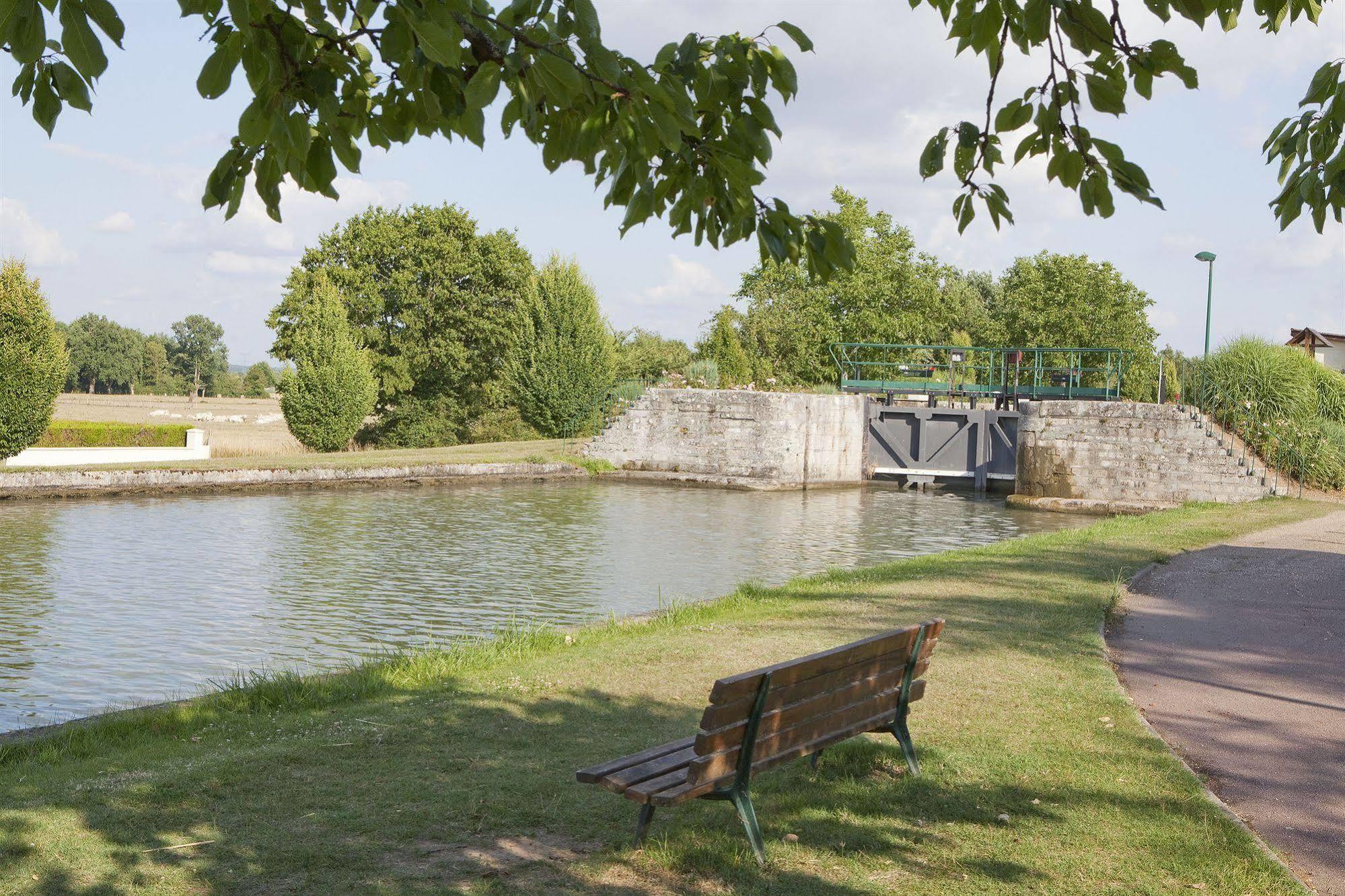Logis Hotel Terre De Loire Belleville-sur-Loire ภายนอก รูปภาพ